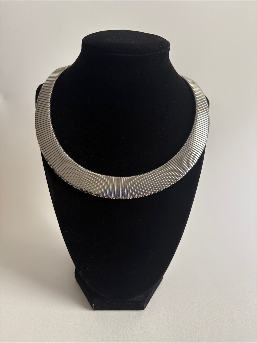 Silver Ribbed Collar Necklace Sleek Statement Modern Women Jewelry